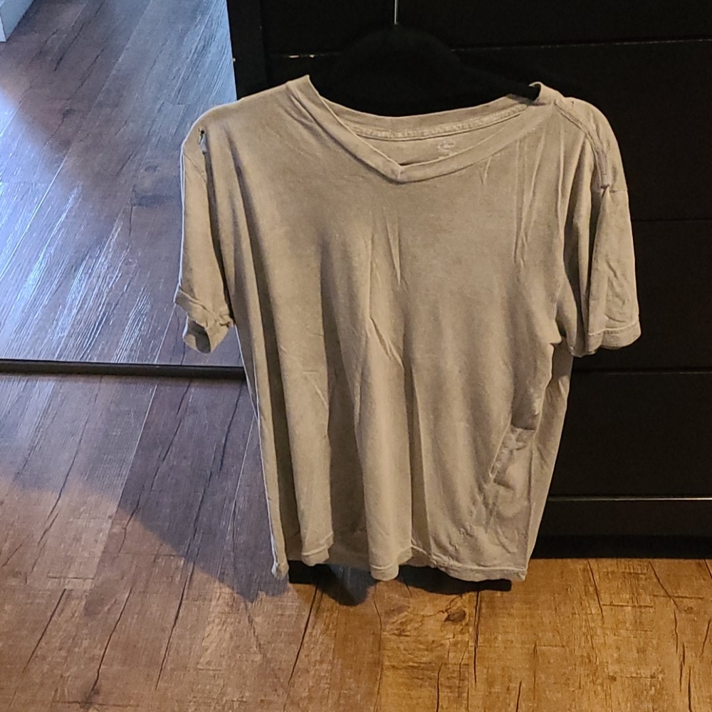 2 undershirts